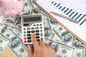 Finances_calculator-money-piggy-bank